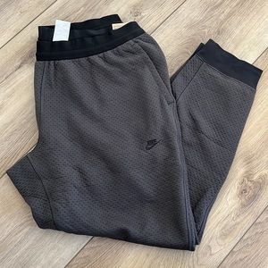 Nike Tech Pack Therma Fit Pants. NWT. Size XXL.